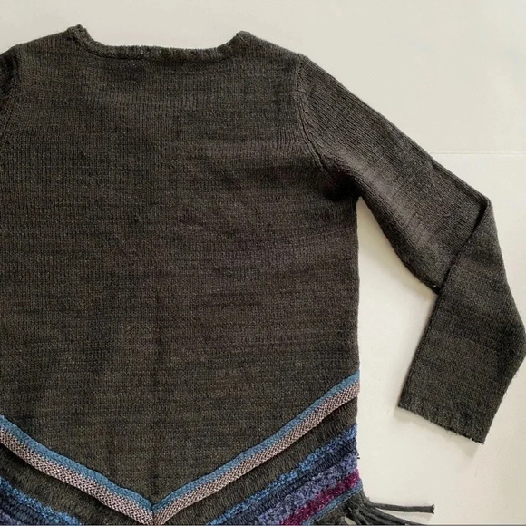 Soft Surroundings PS Foley Fringe Tunic Sweater
Wool Acrylic 38426 striped - Picture 11 of 13